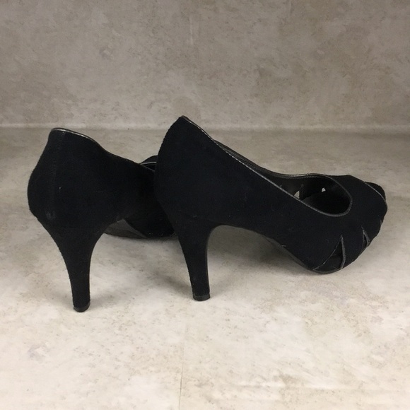 * SOLD* Black Suede Open Toe Heels. - Picture 3 of 3